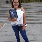 Licenciada en Periodismo ofrece sus conocimientos para dar clases de lengua castellana y literatura a todas las edades, así como el resto de asignaturas en primaria y ESO